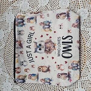 Bag with owls and Just a girl who loves Owls. With zipper fabric. New